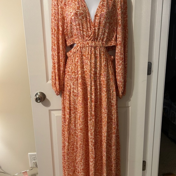 Old Navy Dresses & Skirts - Floral Orange Maxi Dress